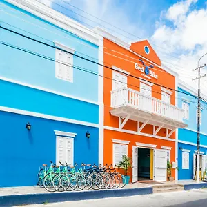 2* Hostal Bed & Bike Curacao